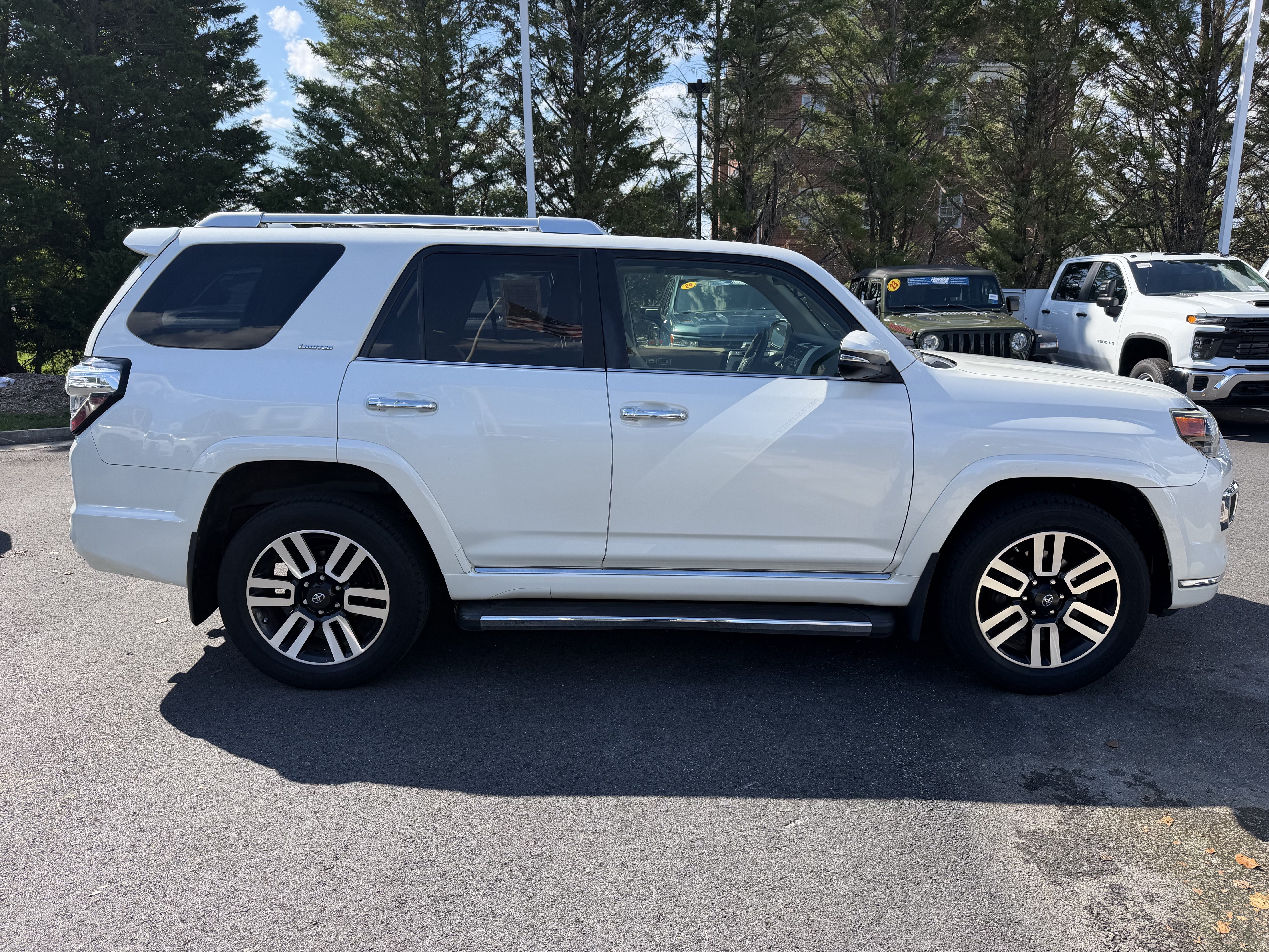 Used 2016 Toyota 4Runner Limited AWD/4WD image 11