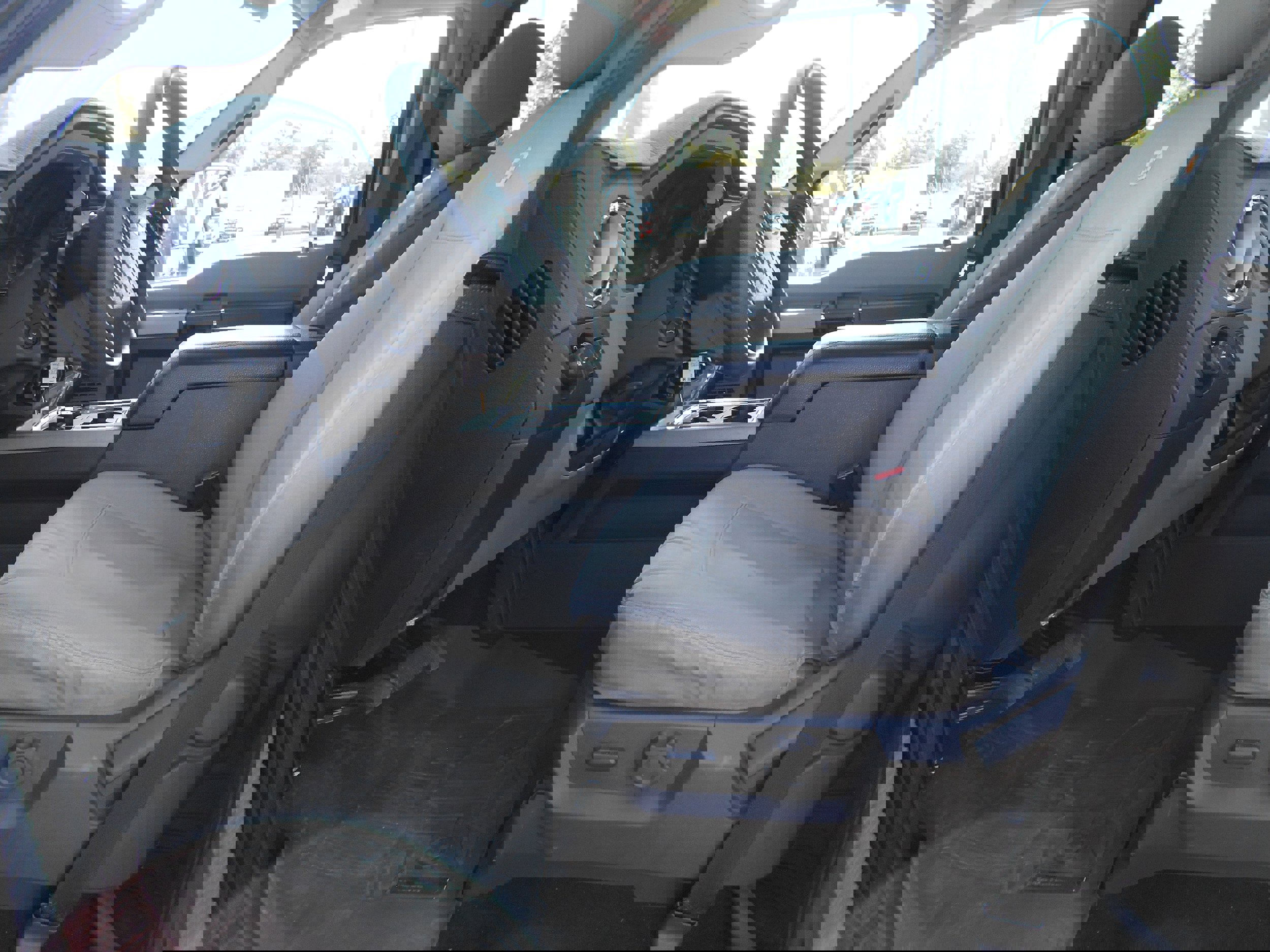 Used 2016 Ford F350 XLT w/ XLT Interior Package image 5