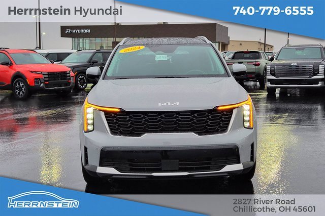 Used 2024 Kia Sorento S w/ Panoramic Sunroof Package image 2