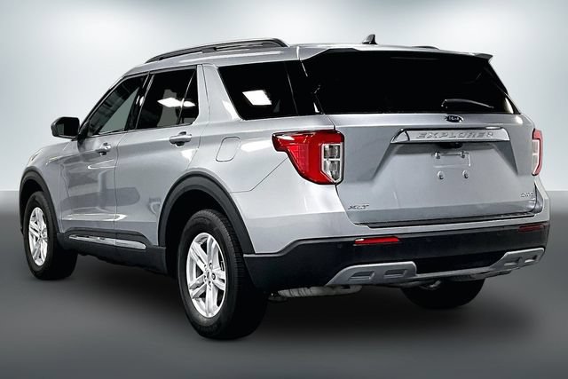 Used 2024 Ford Explorer XLT w/ Equipment Group 202A AWD/4WD image 5