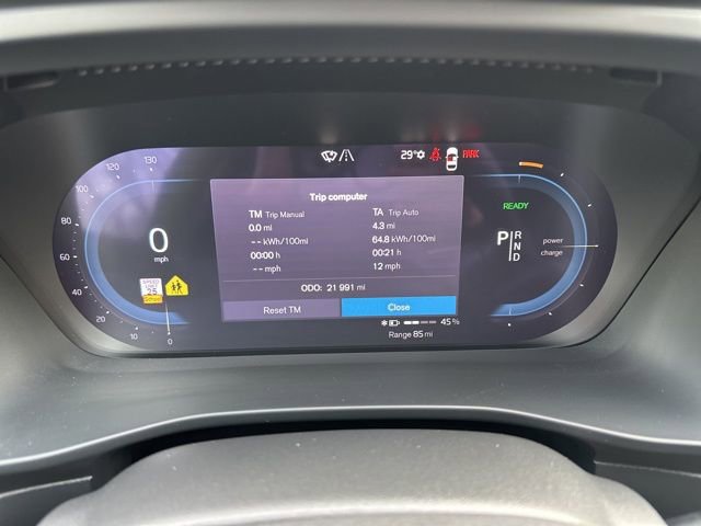 Certified 2023 Volvo C40 P8 Recharge Ultimate w/ Protection Package Premier image 25