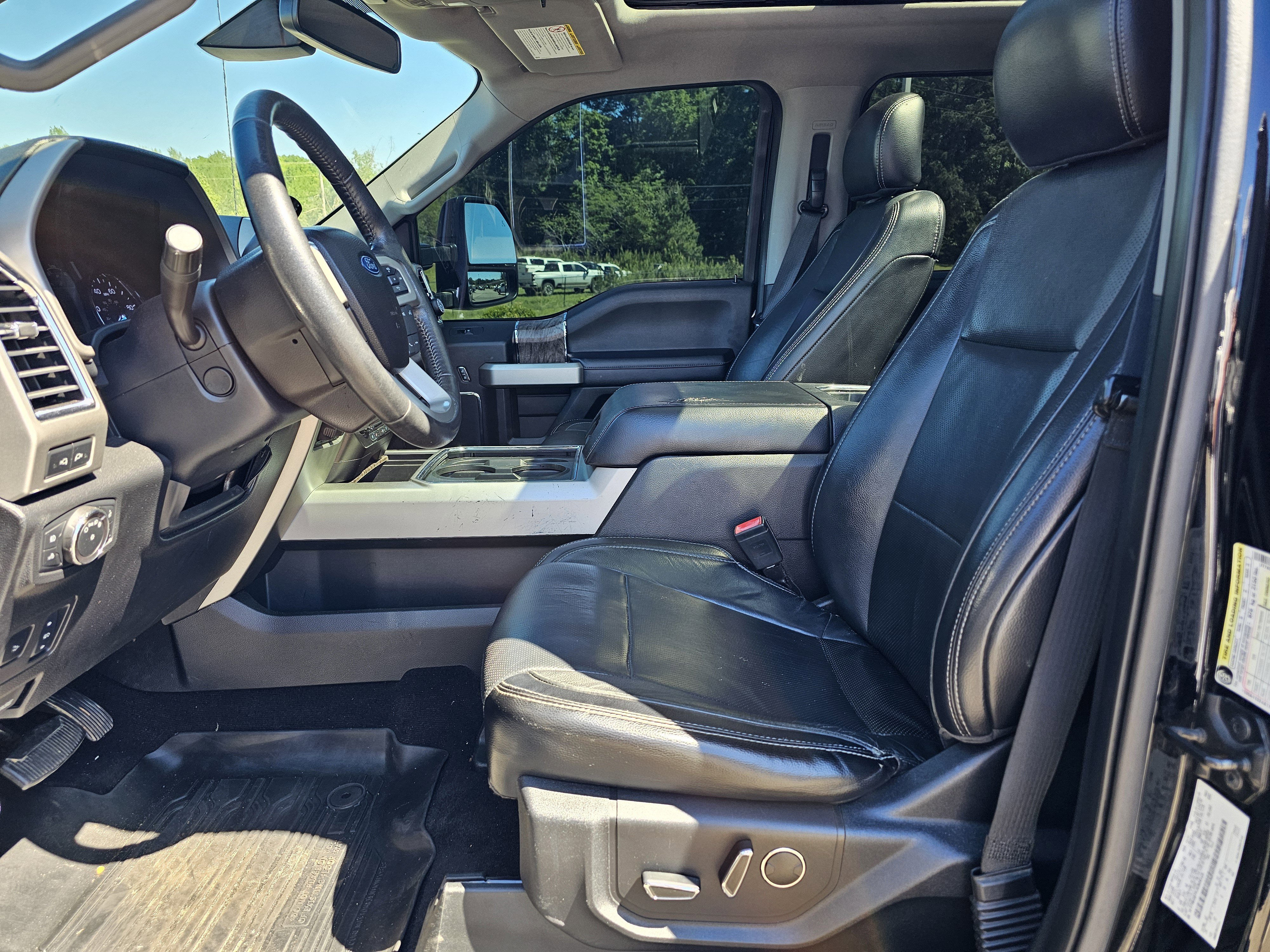 Used 2018 Ford F250 Lariat w/ Lariat Ultimate Package image 16