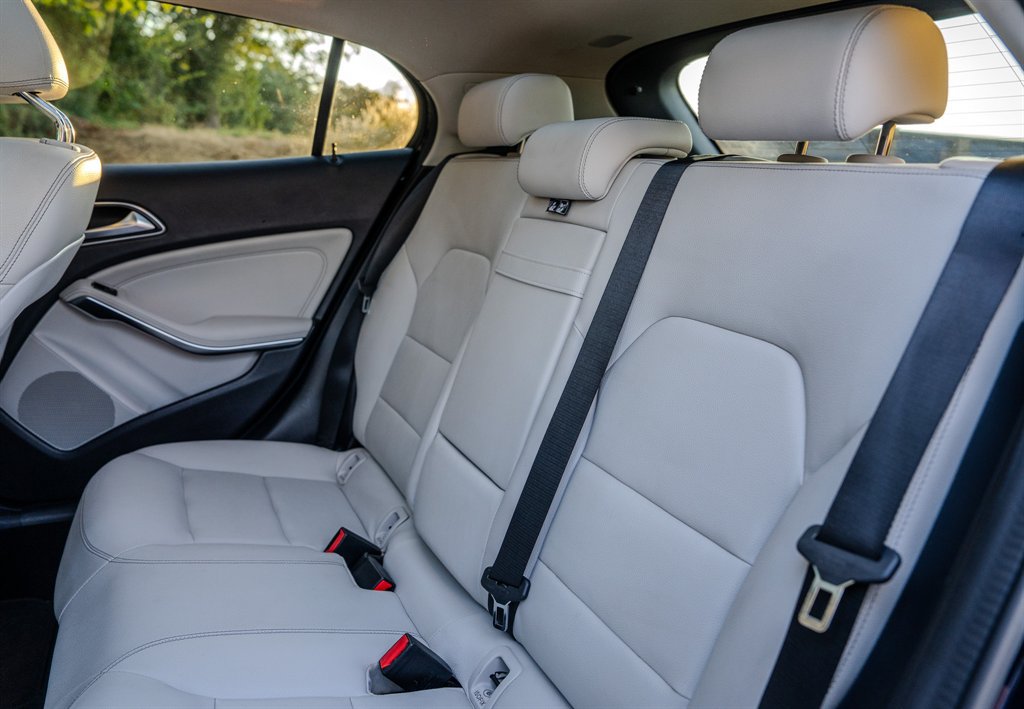 Used 2018 Mercedes-Benz GLA 250 4MATIC w/ Premium Package image 27
