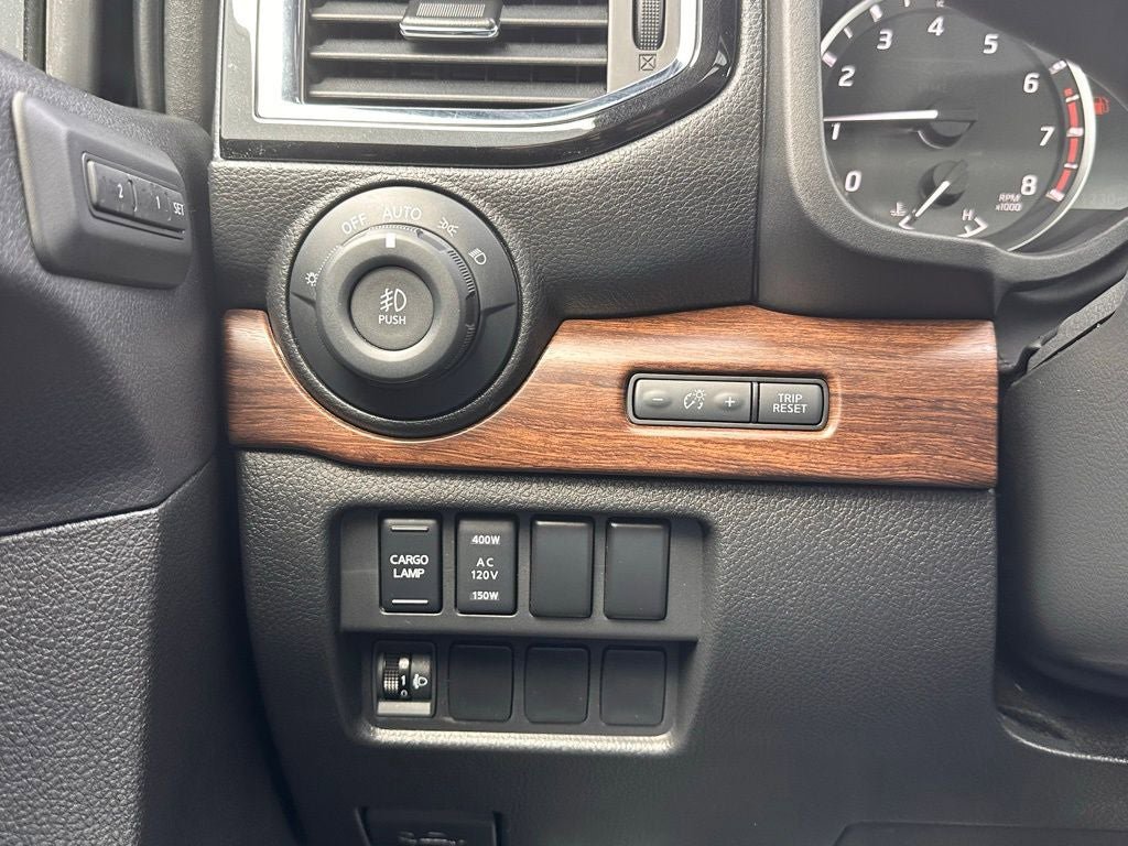 Used 2024 Nissan Titan Platinum Reserve w/ Moonroof Package AWD/4WD image 35