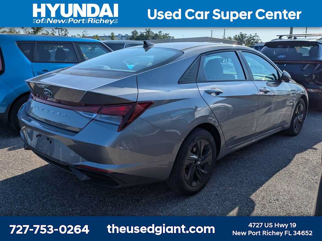 Certified 2023 Hyundai Elantra SEL FWD image 2