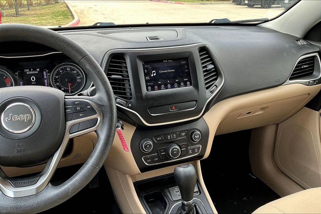 Used 2019 Jeep Cherokee Latitude w/ Popular Appearance Group image 8