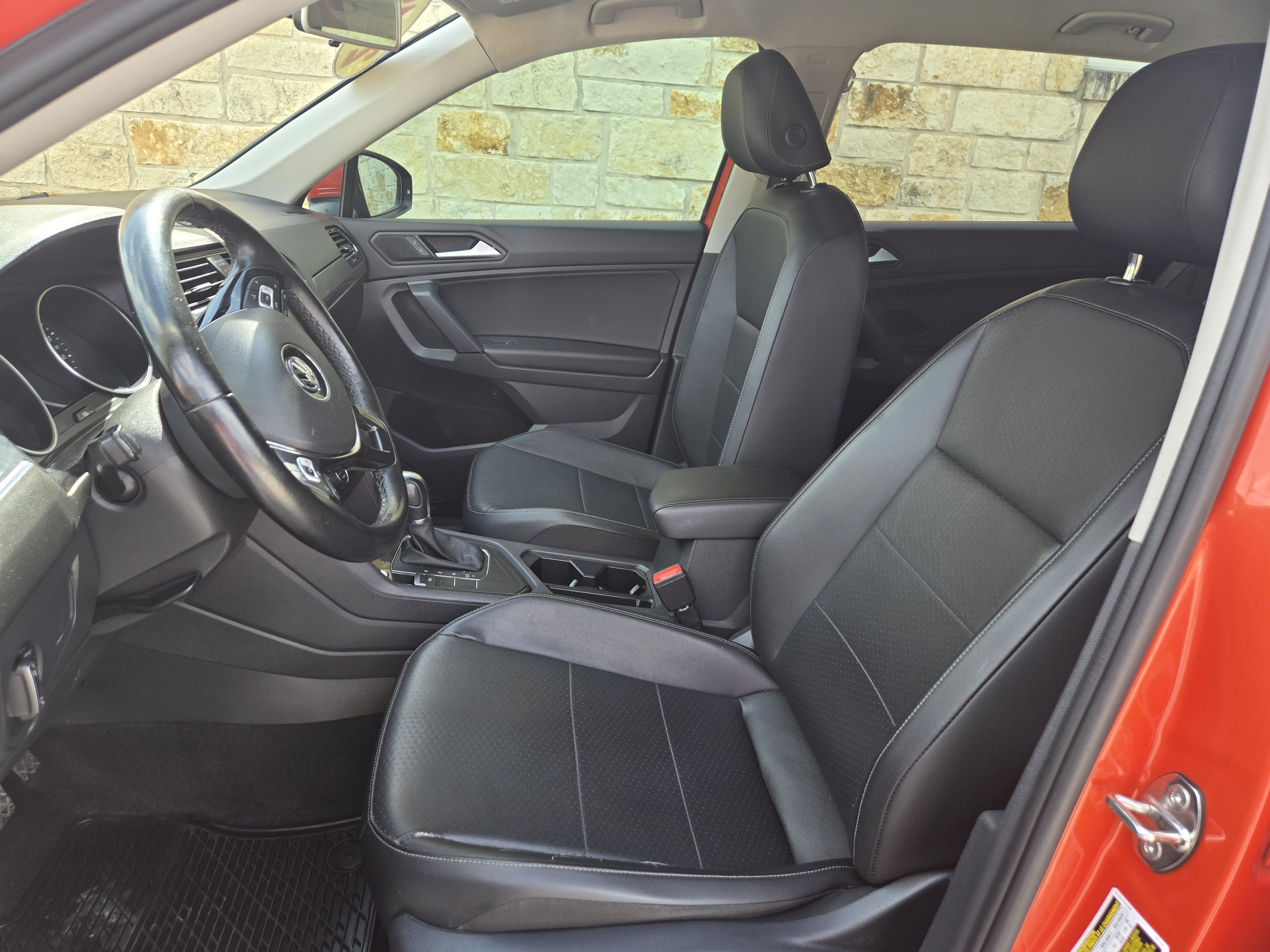 Used 2019 Volkswagen Tiguan SE FWD image 5