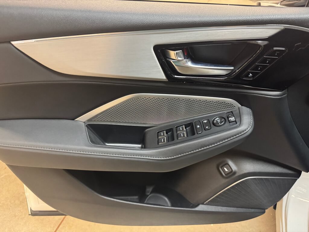 Certified 2023 Acura MDX SH-AWD image 28