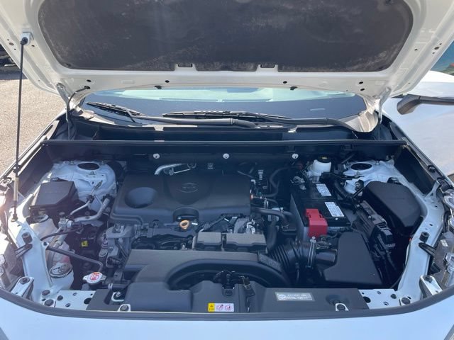 Used 2021 Toyota RAV4 LE AWD/4WD image 24