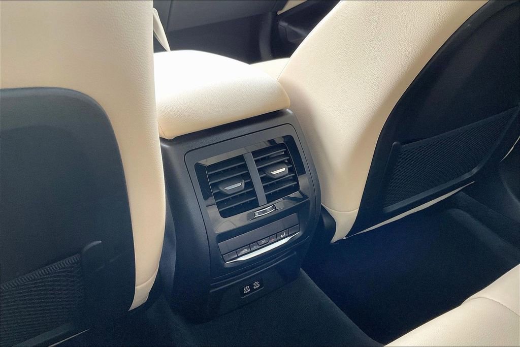 Used 2025 BMW X4 xDrive30i w/ Premium Package image 10