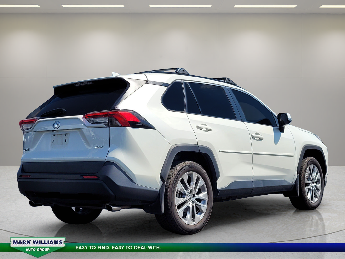 Used 2021 Toyota RAV4 XLE Premium FWD image 4