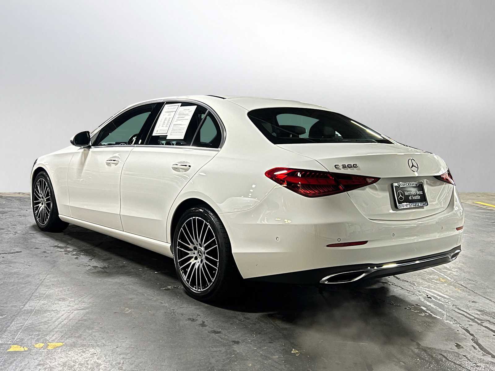 Used 2025 Mercedes-Benz C 300 Sedan image 5