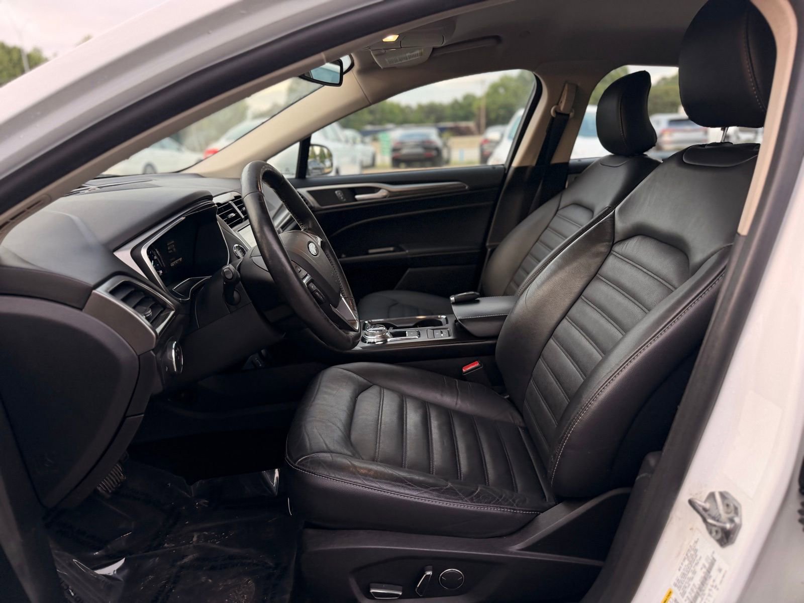 Used 2018 Ford Fusion SE w/ Equipment Group 602A FWD image 13