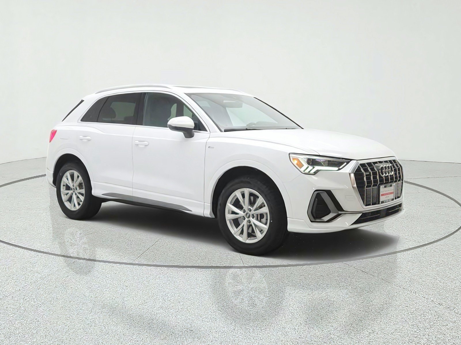 Used 2024 Audi Q3 2.0T Premium AWD/4WD image 3
