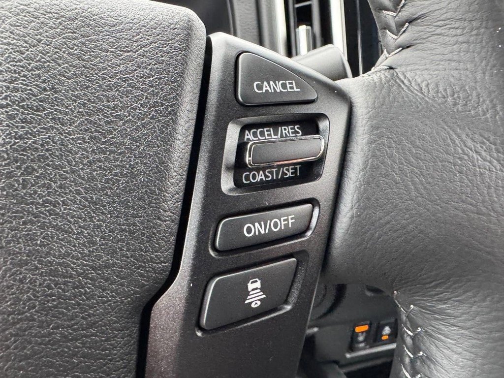 Used 2025 Nissan Frontier SV w/ SV Convenience Package image 16