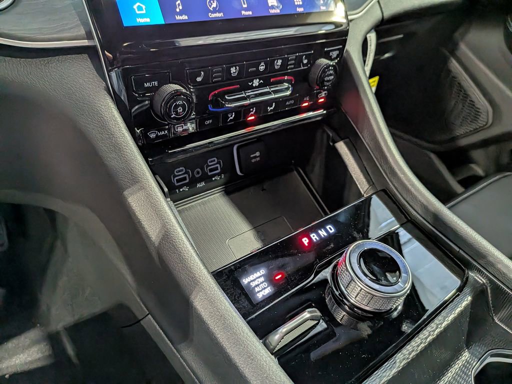 New 2025 Jeep Grand Cherokee Limited w/ Luxury Tech Group II image 20