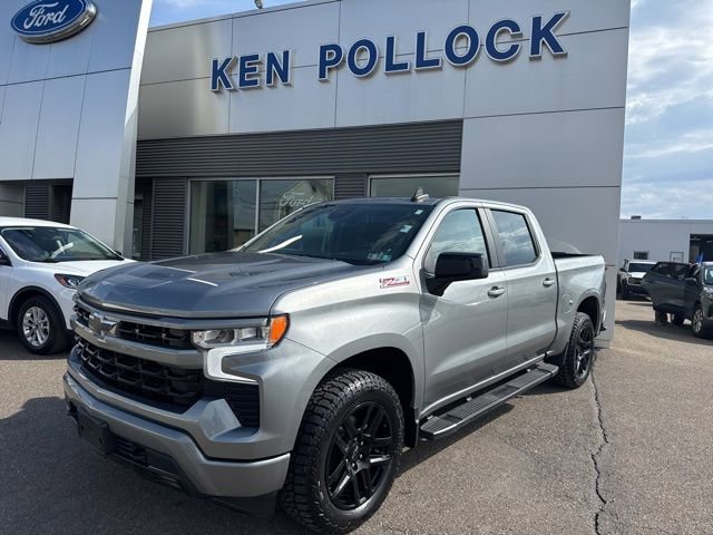 Used 2023 Chevrolet Silverado 1500 RST image 2