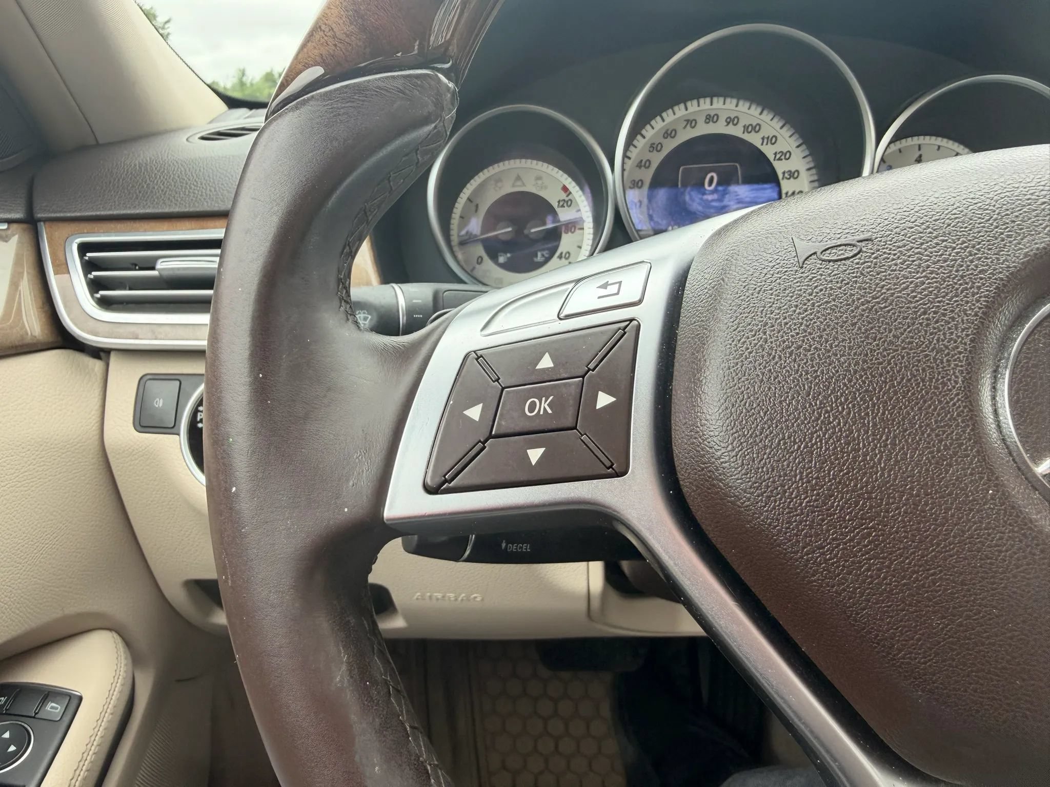 Used 2014 Mercedes-Benz E 350 Sedan image 12