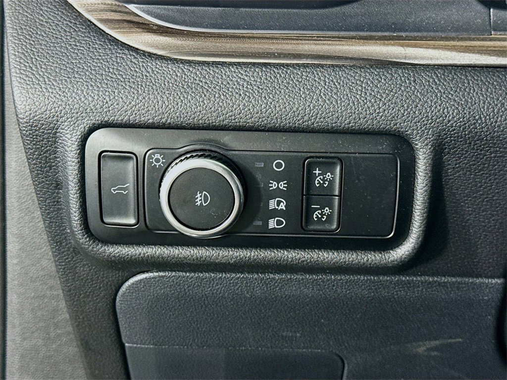 Used 2024 Ford Explorer Limited image 19