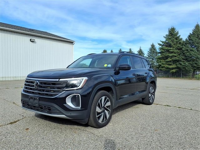 Used 2024 Volkswagen Atlas SE image 3