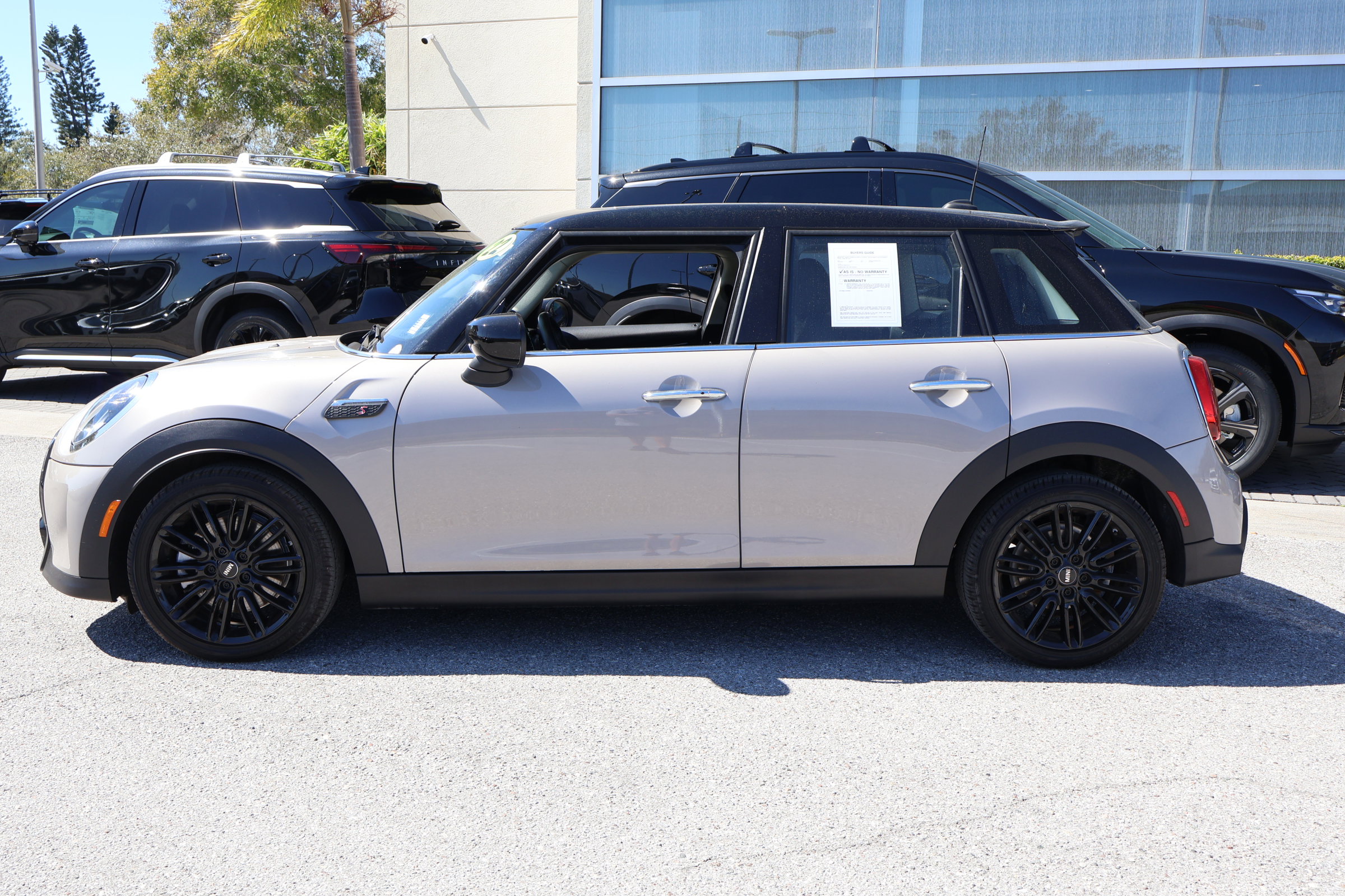 Used 2022 MINI Cooper S w/ Premium Package image 6