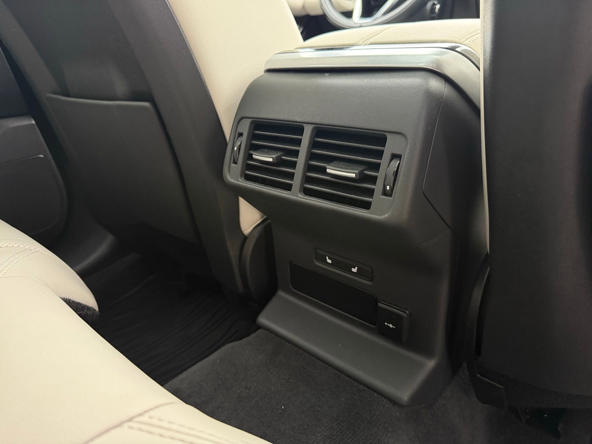 Used 2023 Land Rover Range Rover Velar R-Dynamic S image 35