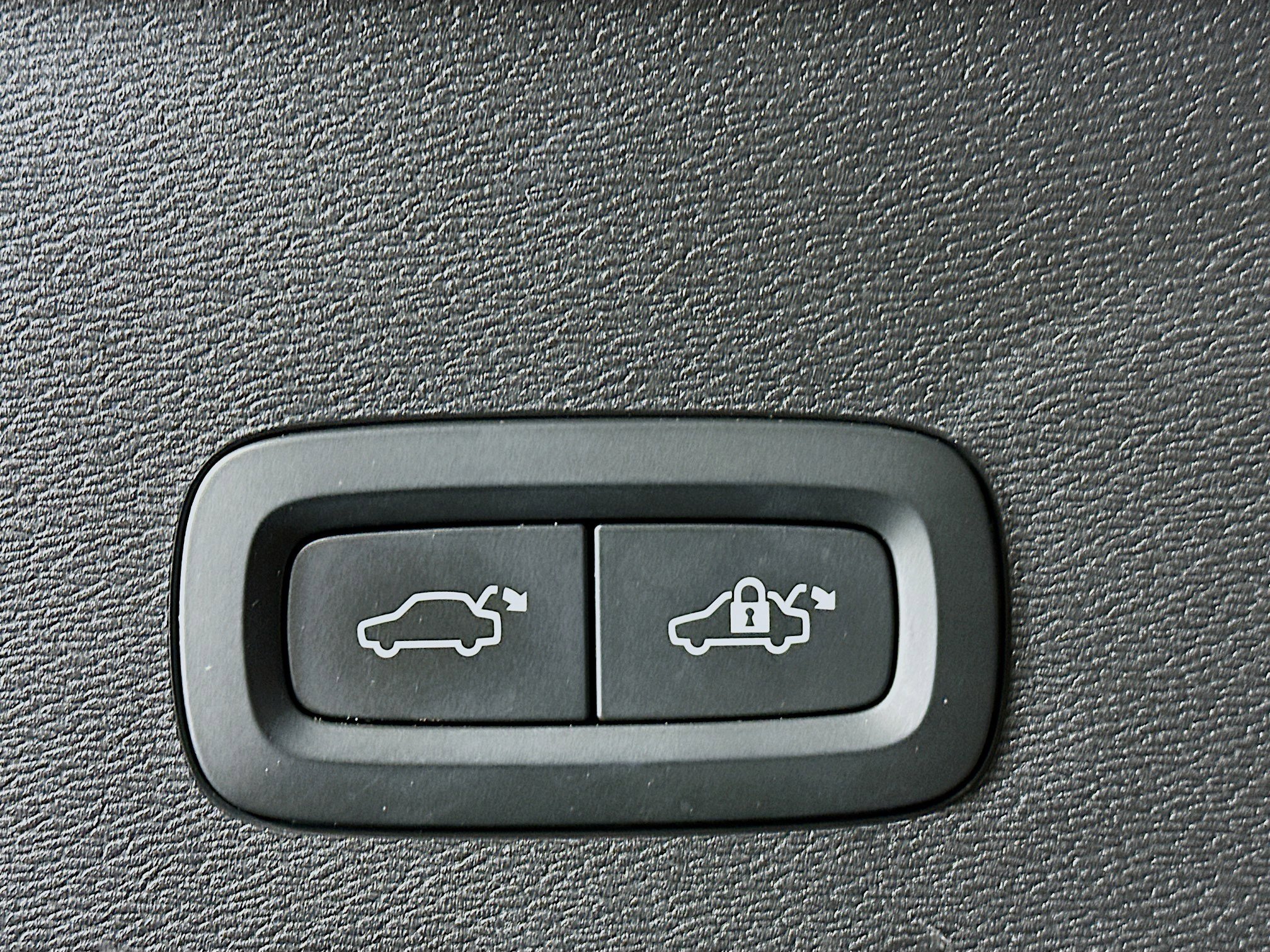 Used 2023 Volvo C40 P8 Recharge Plus AWD/4WD image 27