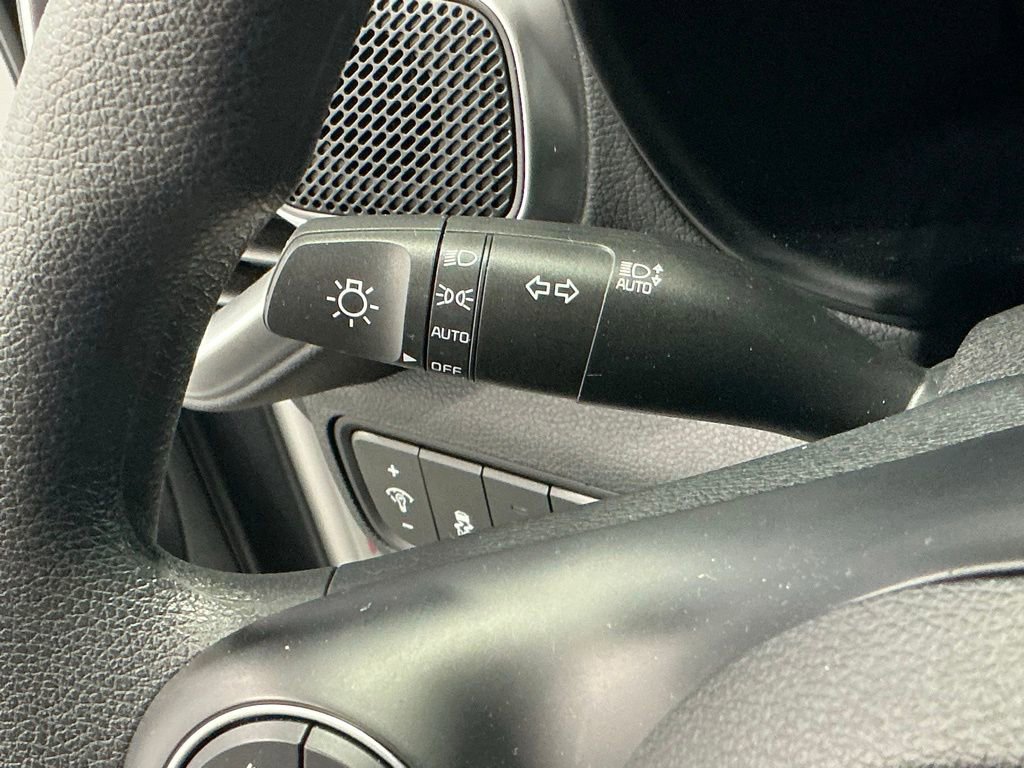 Used 2025 Kia Soul LX w/ LX Technology Package image 32