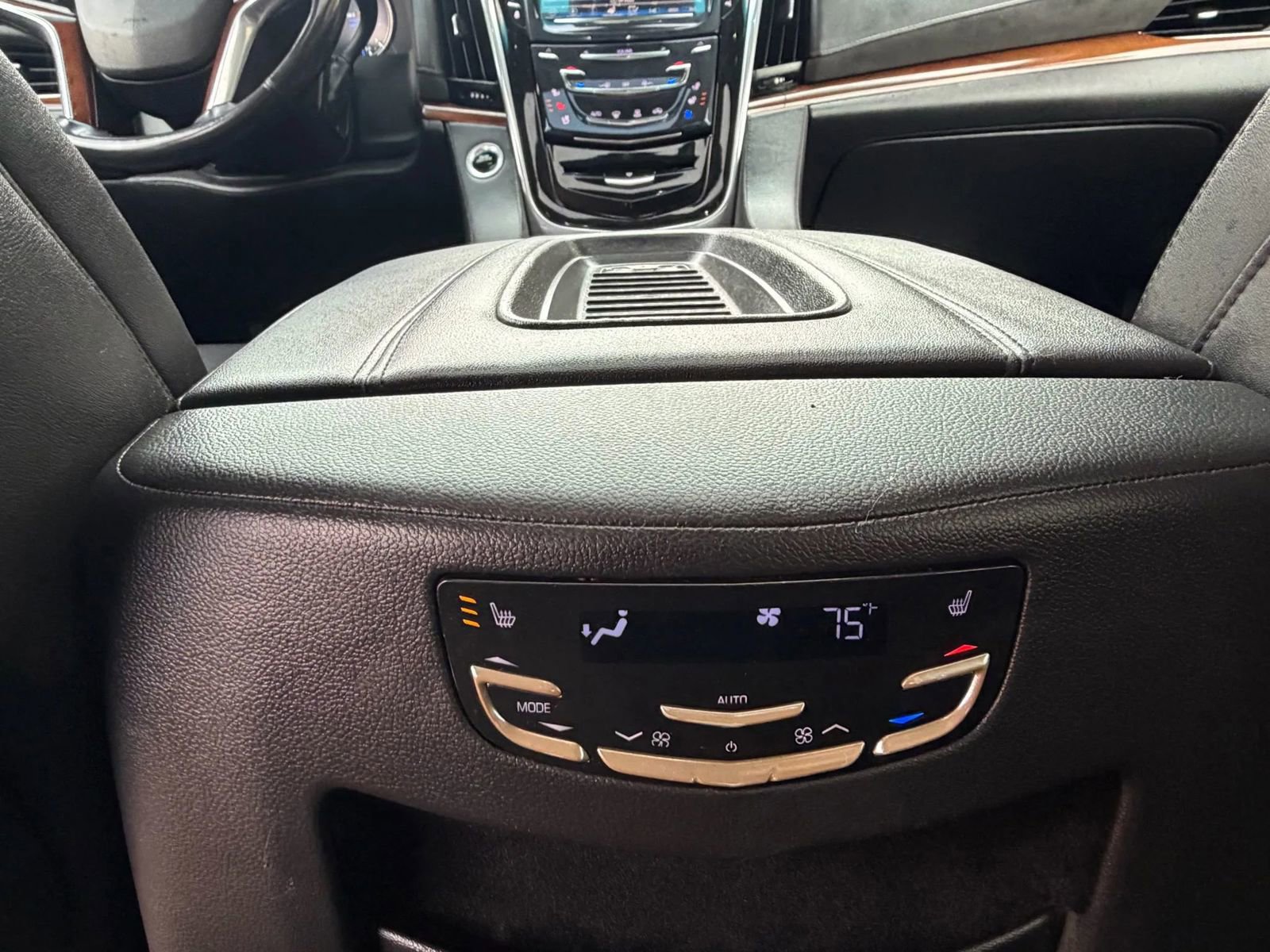 Used 2019 Cadillac Escalade Luxury image 22