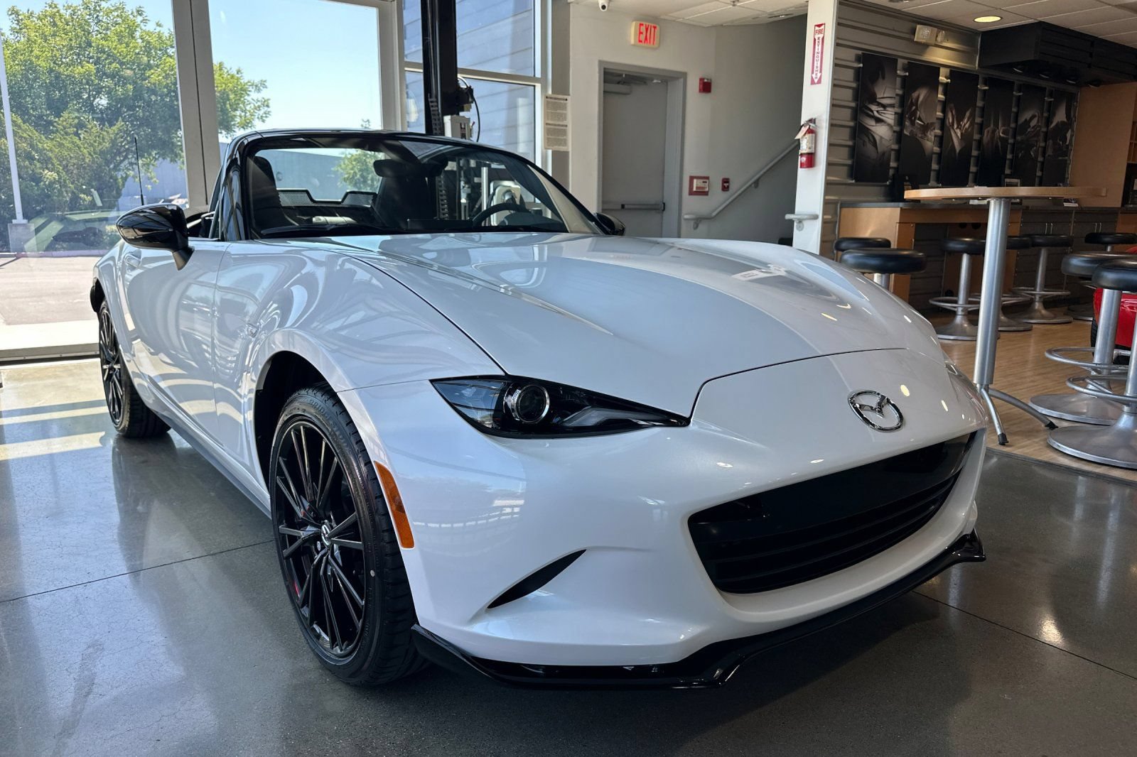 New 2026 MAZDA MX-5 Miata Club w/ Weather Package RWD image 2