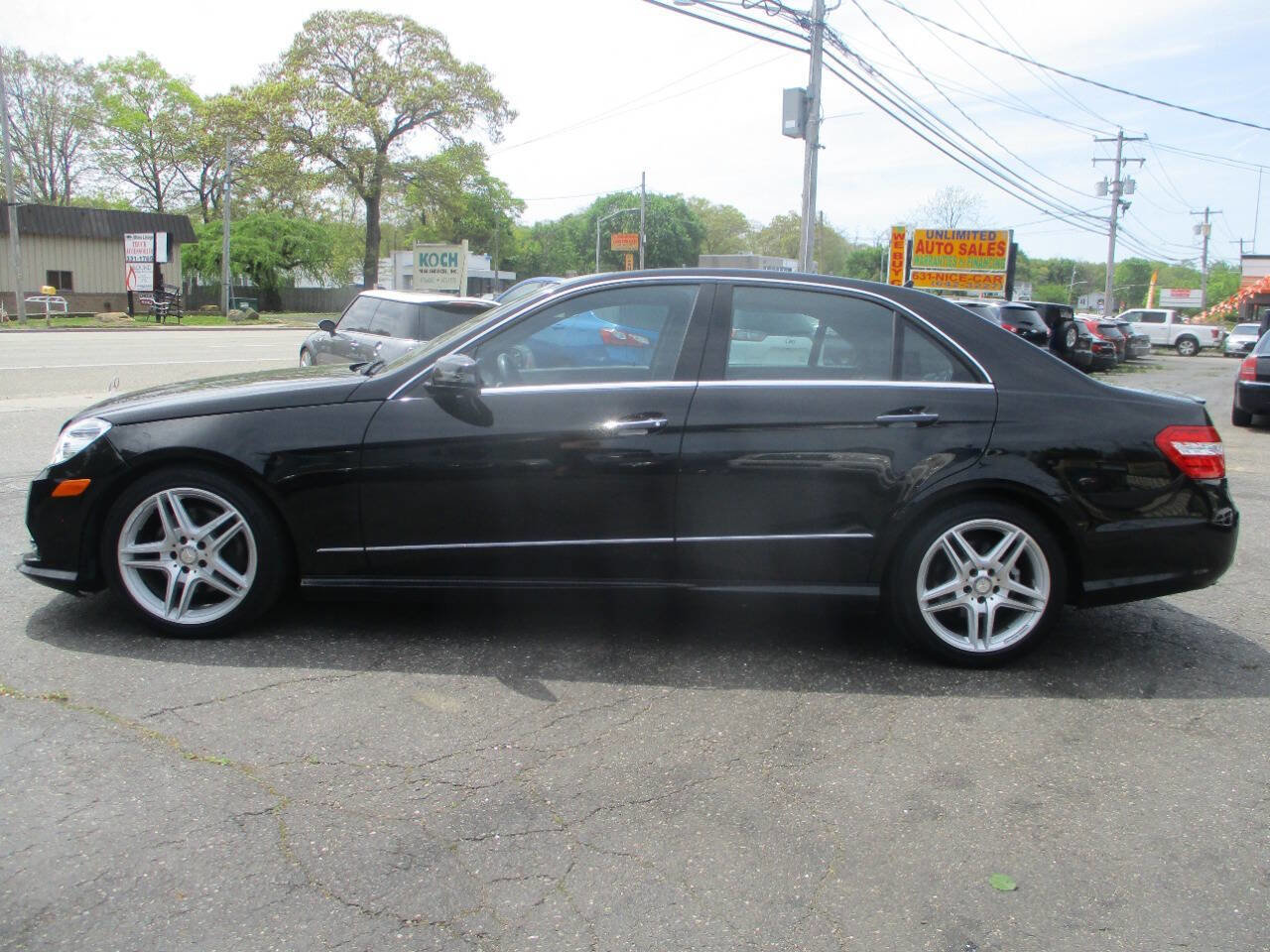 Used 2013 Mercedes-Benz E 350 4MATIC Sedan image 3