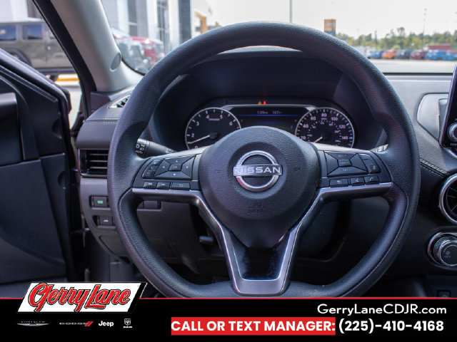 Used 2025 Nissan Sentra SV FWD image 7
