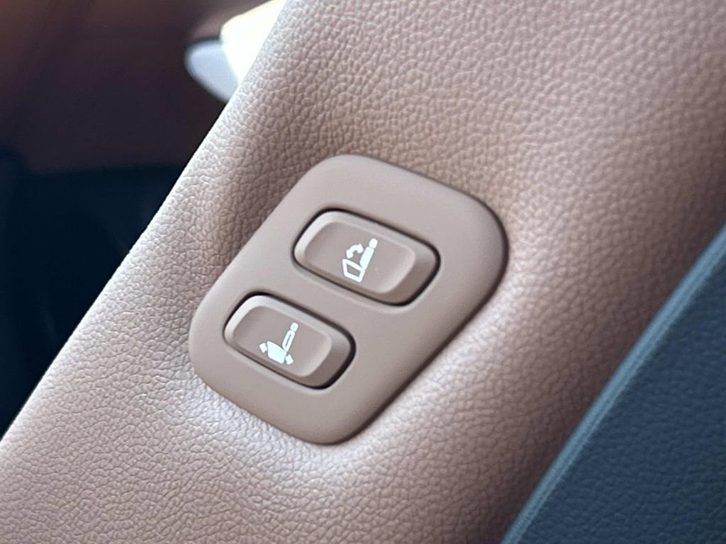 New 2026 Genesis GV70 2.5T Advanced image 24