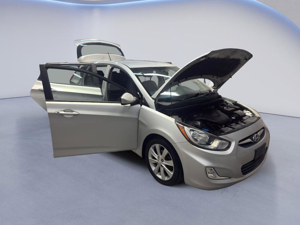 Used 2012 Hyundai Accent SE image 7