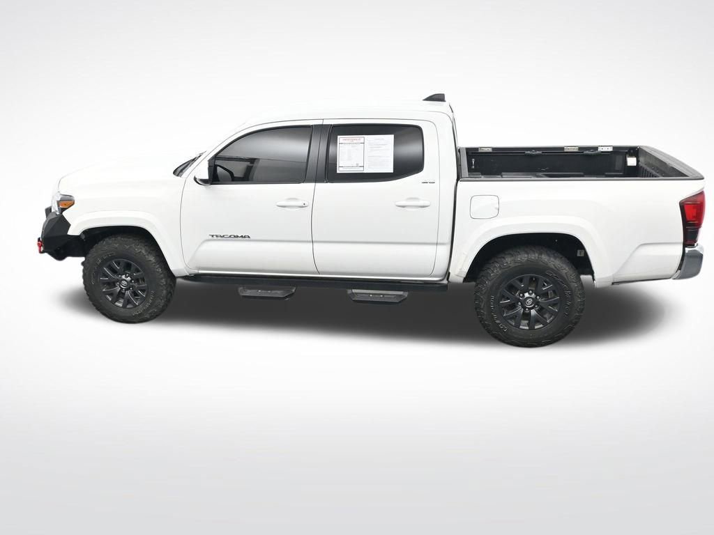 Used 2022 Toyota Tacoma SR5 AWD/4WD image 28