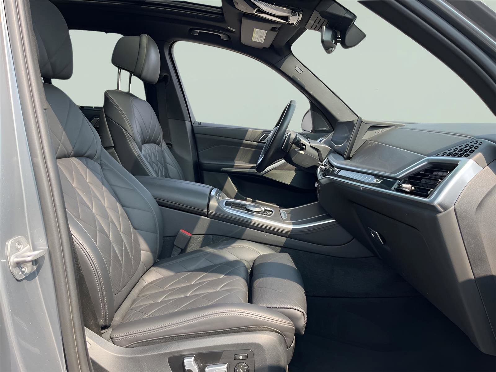 Used 2024 BMW X5 xDrive40i w/ Premium Package image 33