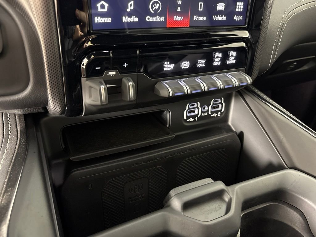 Used 2024 RAM 3500 Limited AWD/4WD image 45
