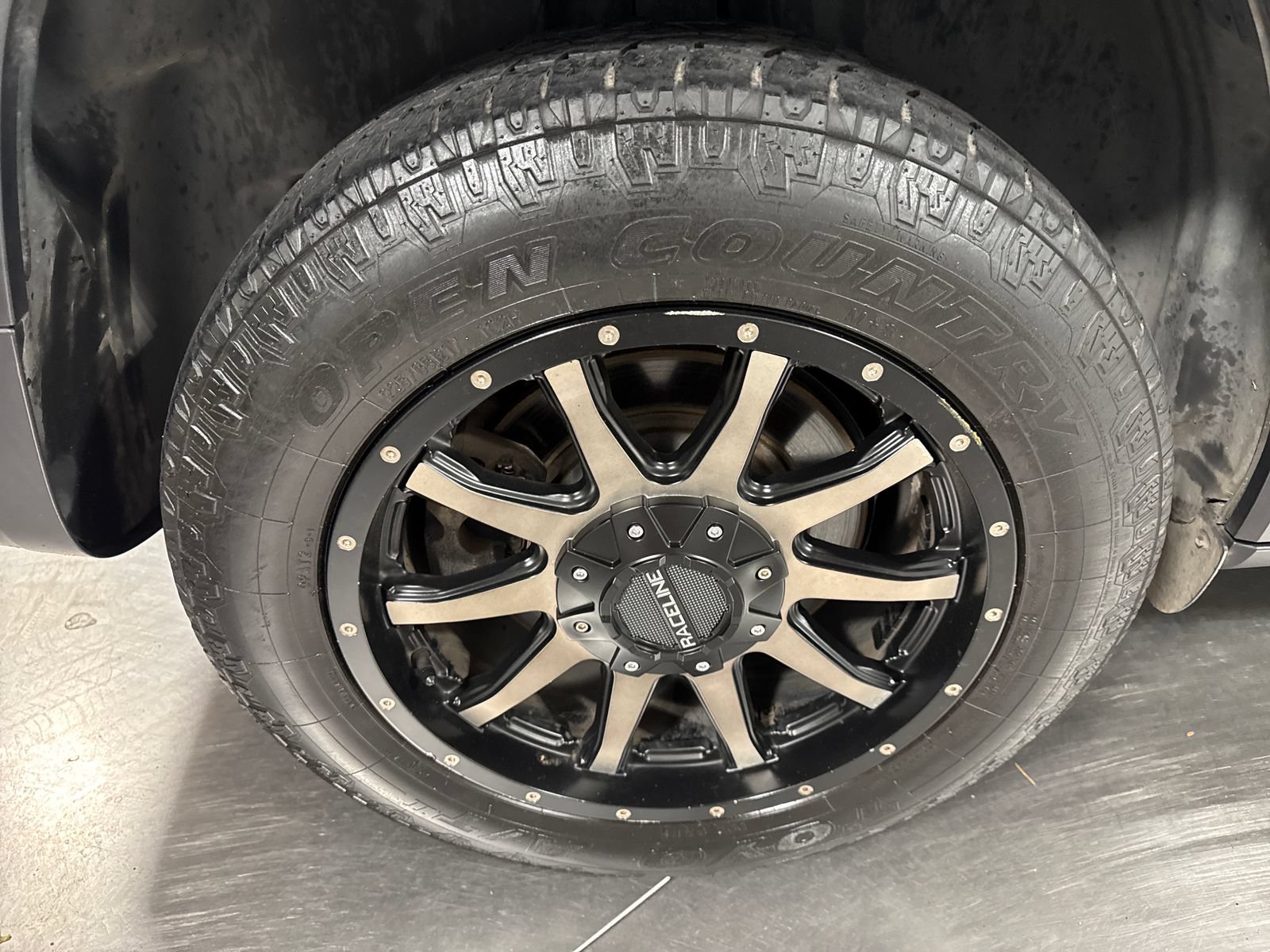 Used 2017 Jeep Cherokee Limited AWD/4WD image 16