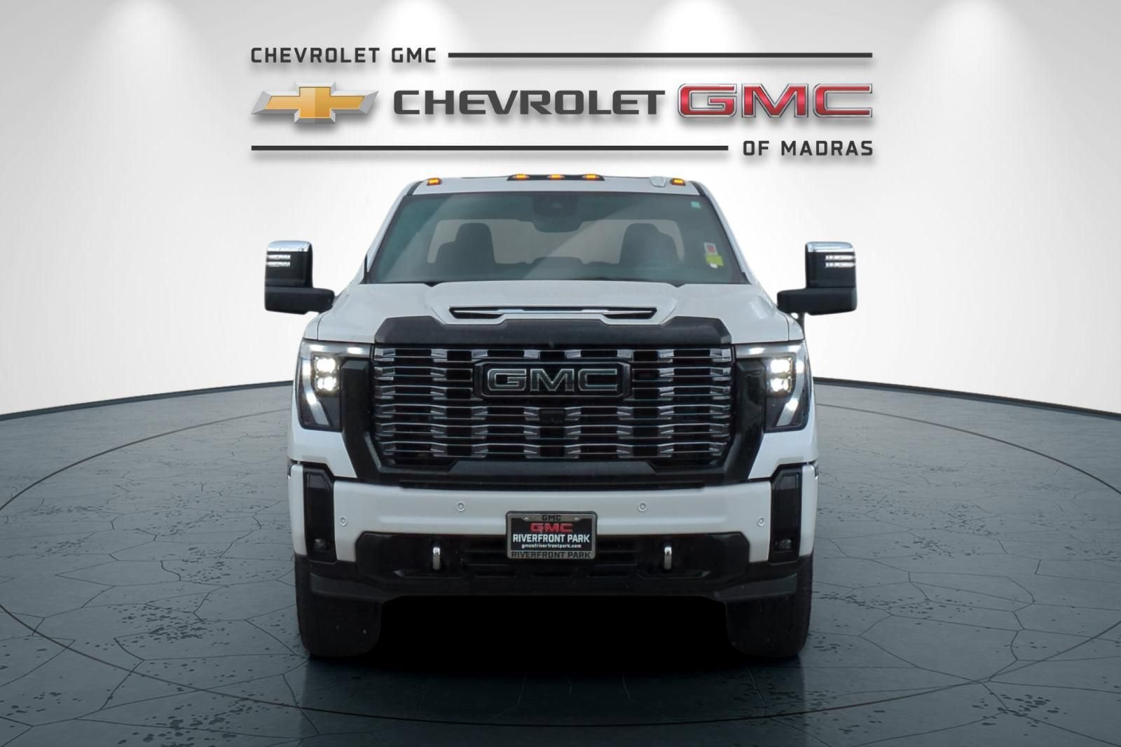 Used 2025 GMC Sierra 2500 Denali Ultimate AWD/4WD image 8