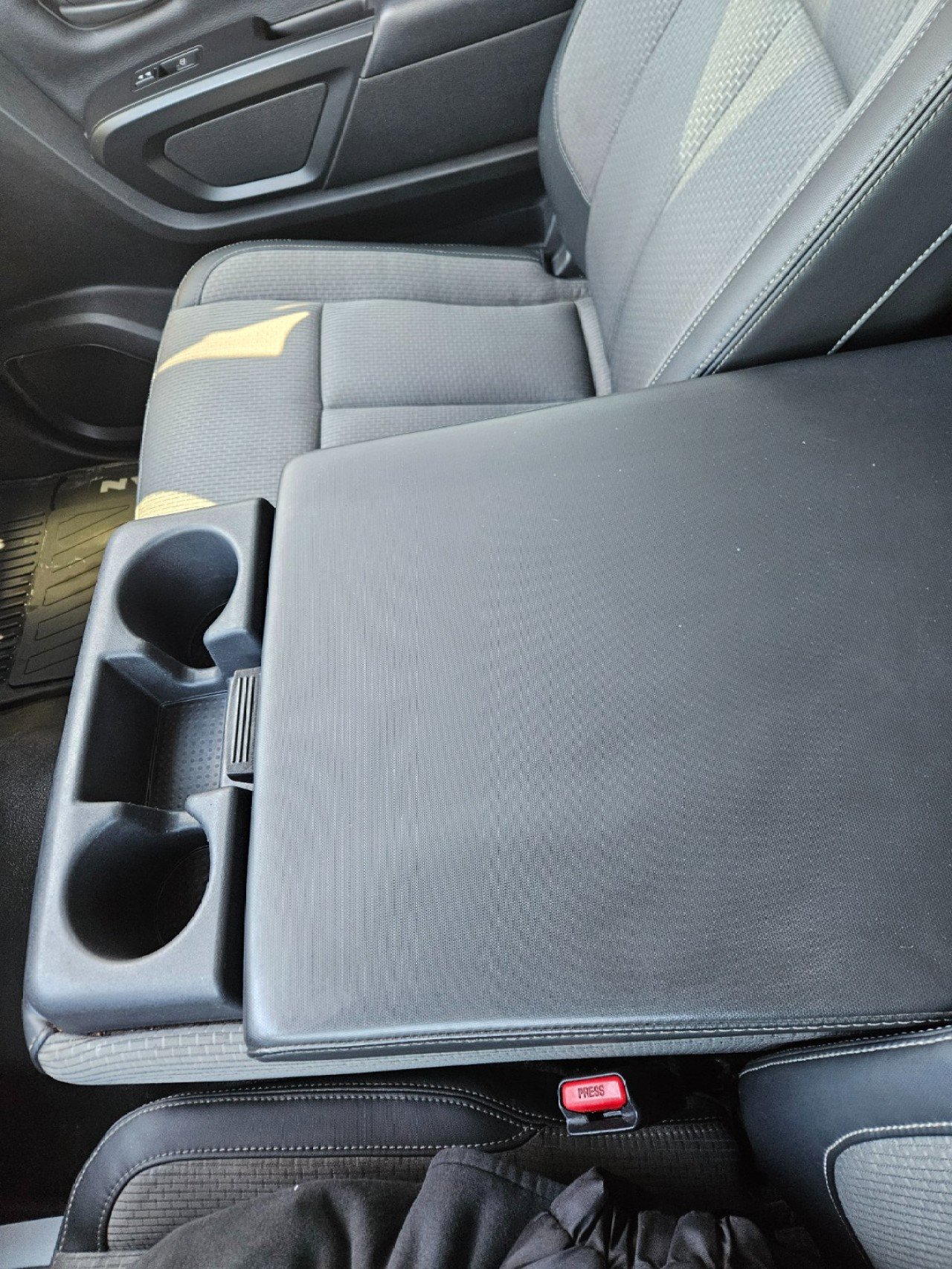 Used 2018 Nissan Titan S w/ S Utility Package image 24