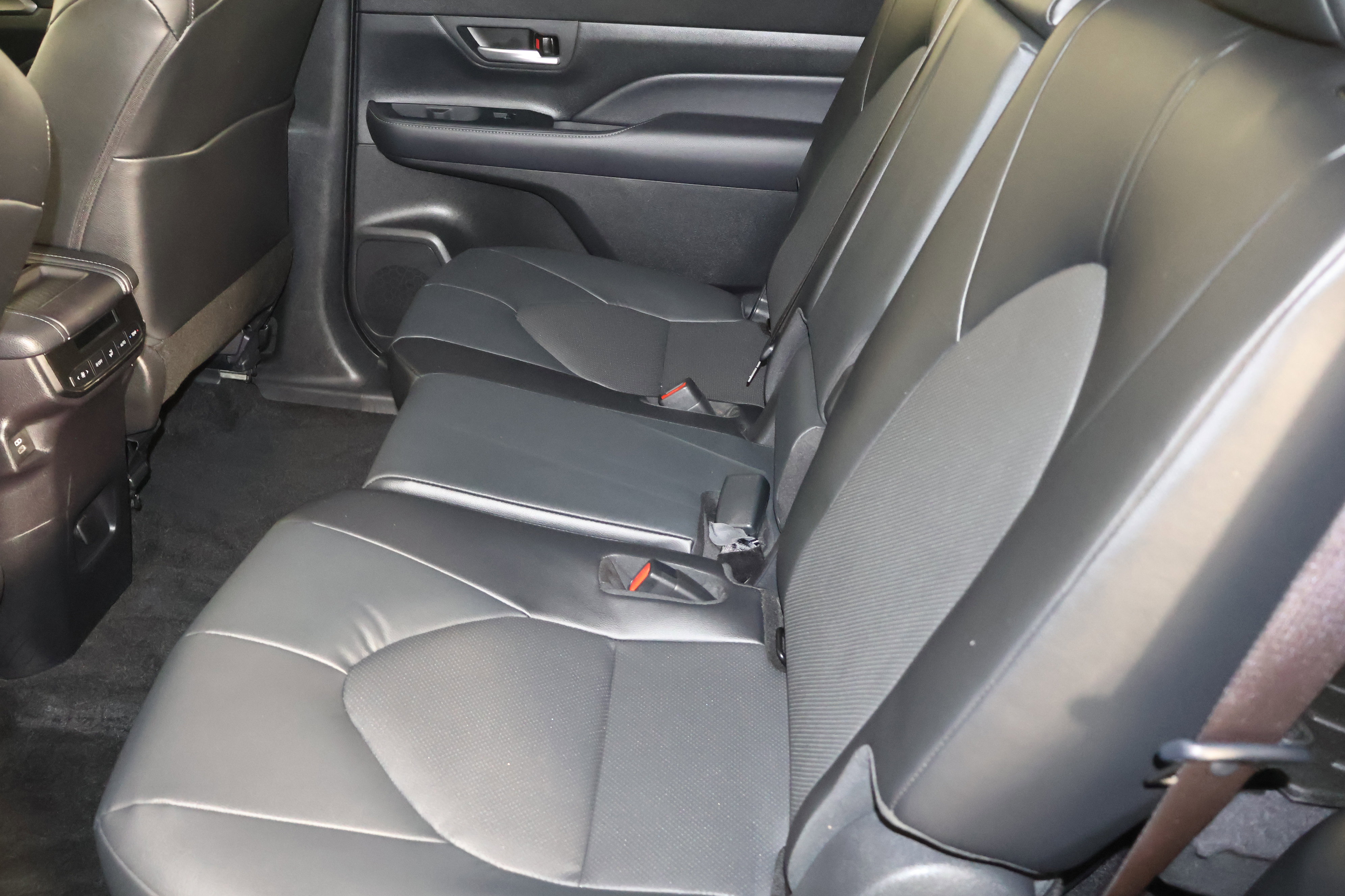 Used 2024 Toyota Grand Highlander XLE image 48