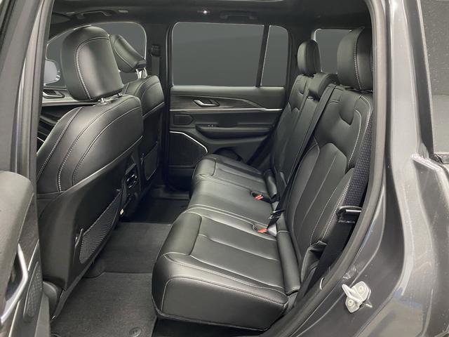New 2025 Jeep Grand Cherokee Limited w/ Trailer Tow Package image 32