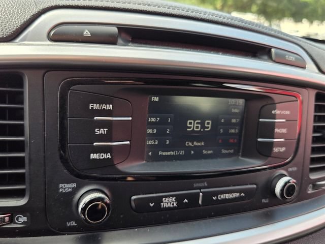 Used 2016 Kia Sorento FWD w/ LX Convenience Package image 23