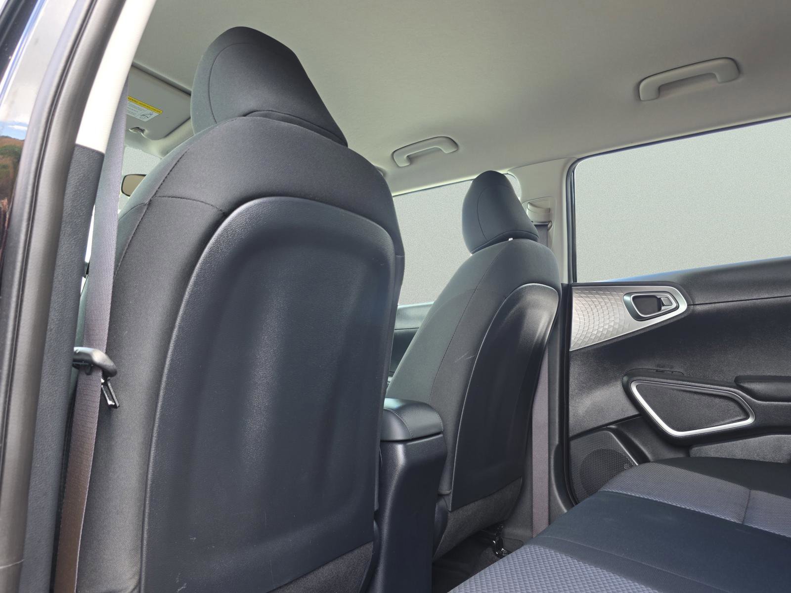 Used 2025 Kia Soul LX FWD image 16