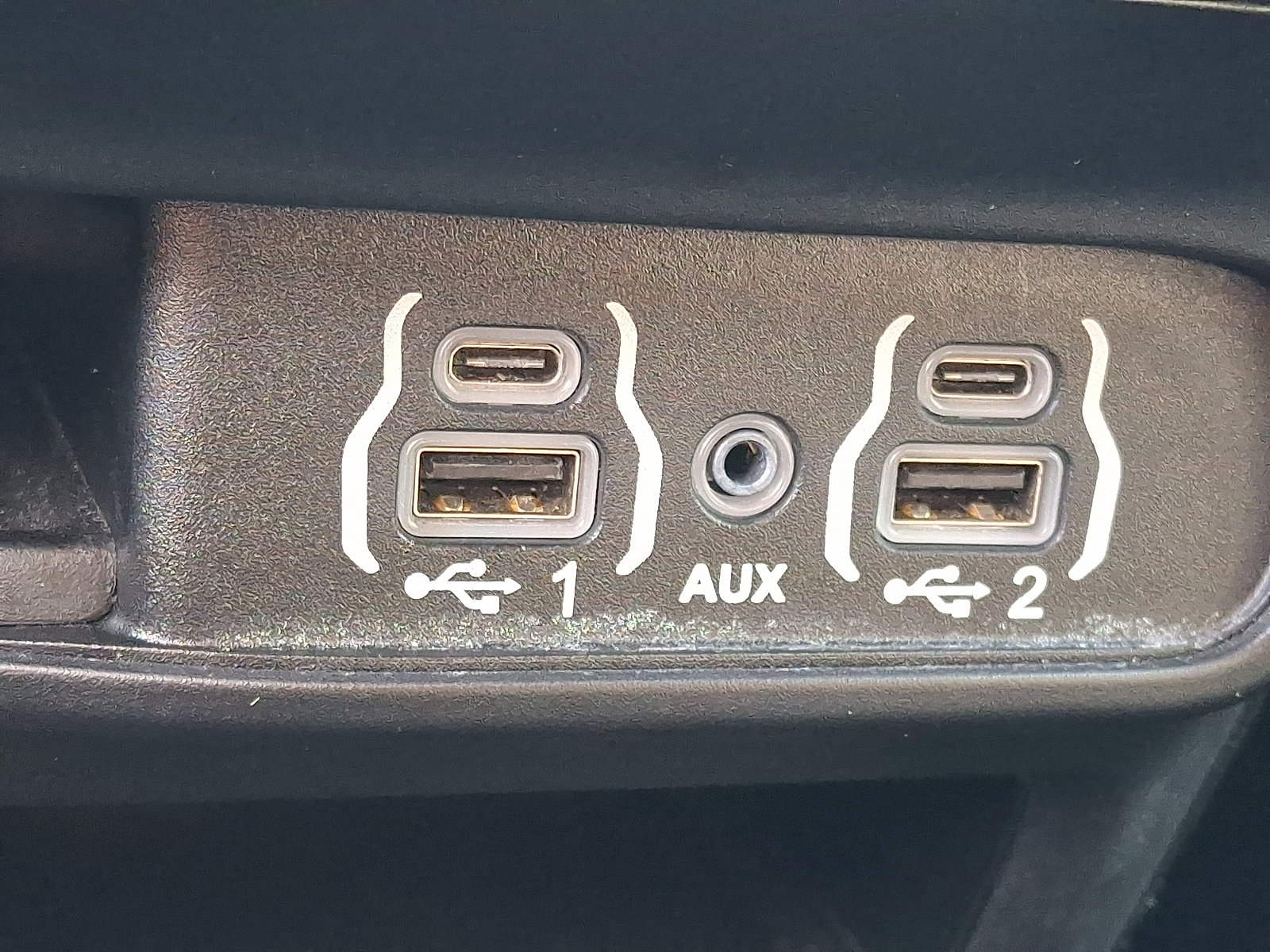 Used 2024 Chrysler Pacifica Limited FWD image 25