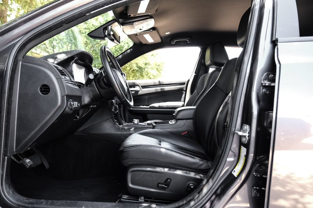 Used 2019 Chrysler 300 S RWD image 42