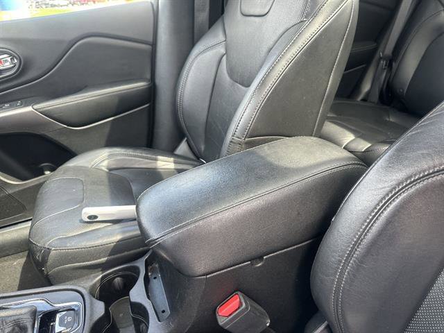 Used 2019 Jeep Cherokee Limited AWD/4WD image 45
