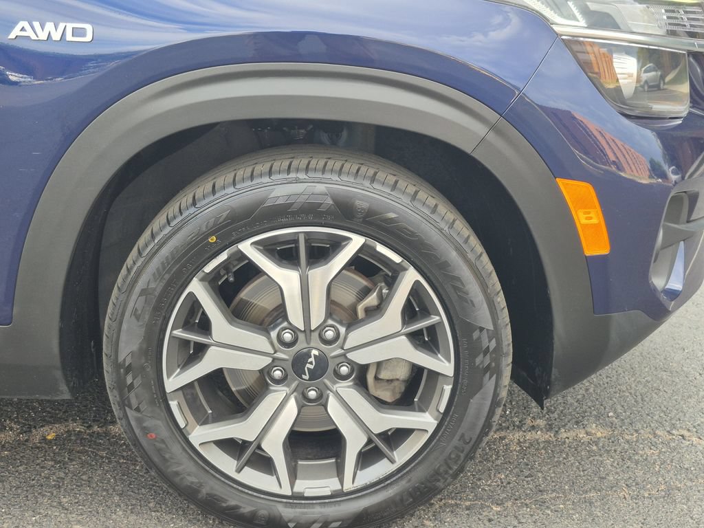 Used 2023 Kia Seltos EX AWD/4WD image 16