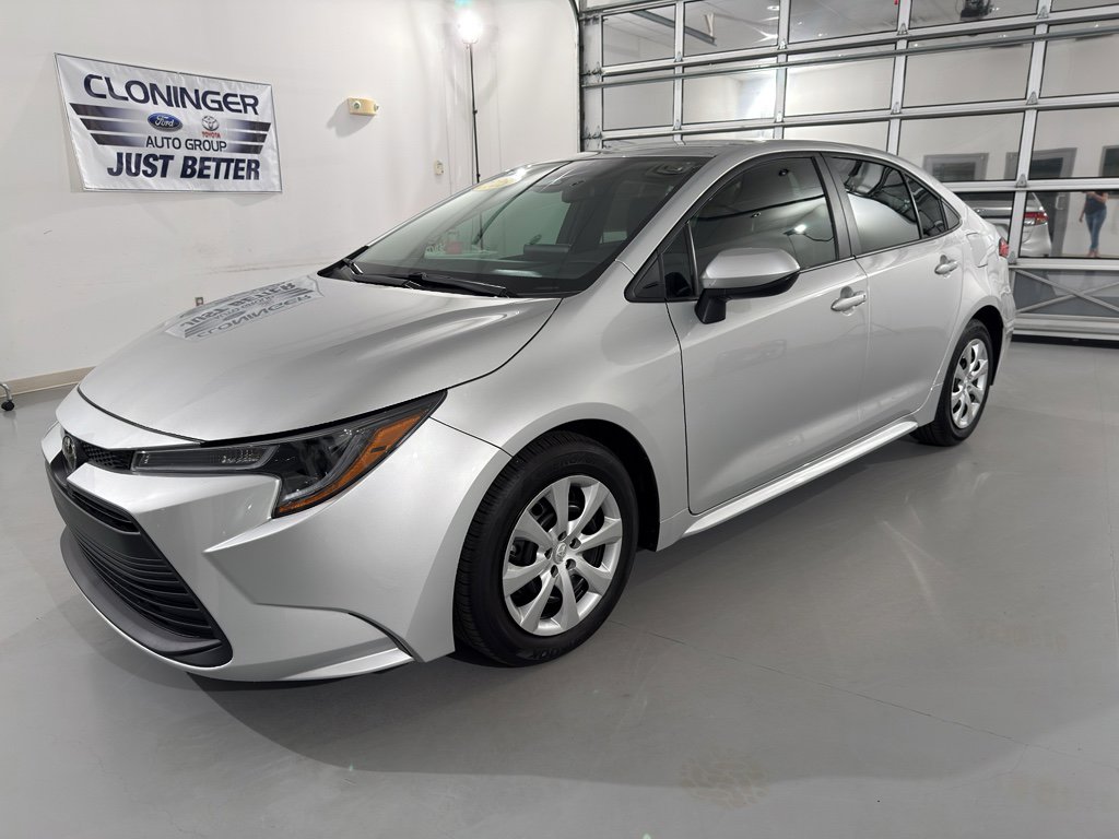 Used 2025 Toyota Corolla LE w/ Convenience Package image 6