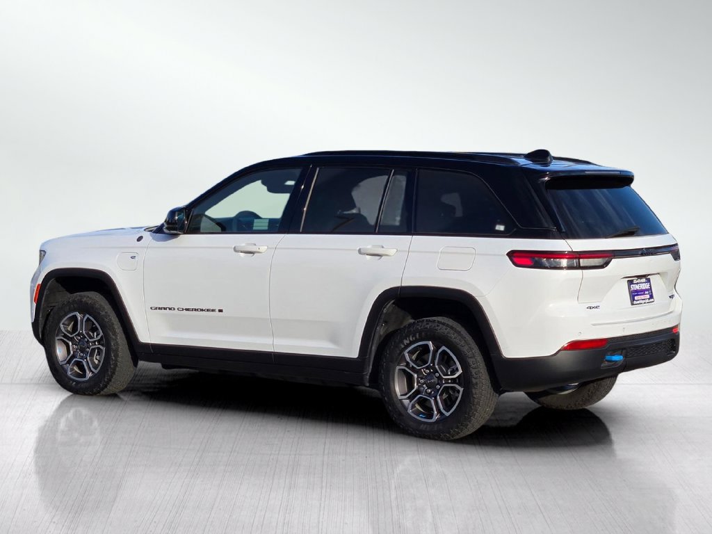 Used 2023 Jeep Grand Cherokee Trailhawk w/ Advanced Protech Group II AWD/4WD image 8